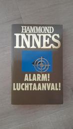 Hammond Innes: Alarm! Luchtaanval!, Boeken, Avontuur en Actie, Ophalen of Verzenden, Zo goed als nieuw, Hammond Innes