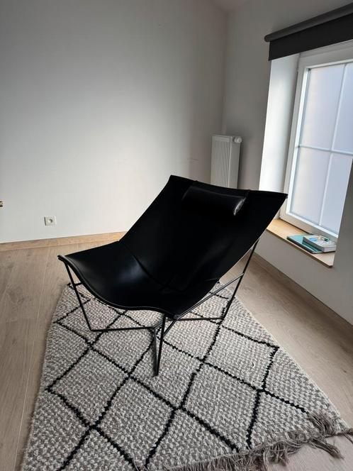 Design woonkamerstoel van echt leer, Huis en Inrichting, Stoelen, Zo goed als nieuw, Eén, Leer, Zwart, Ophalen