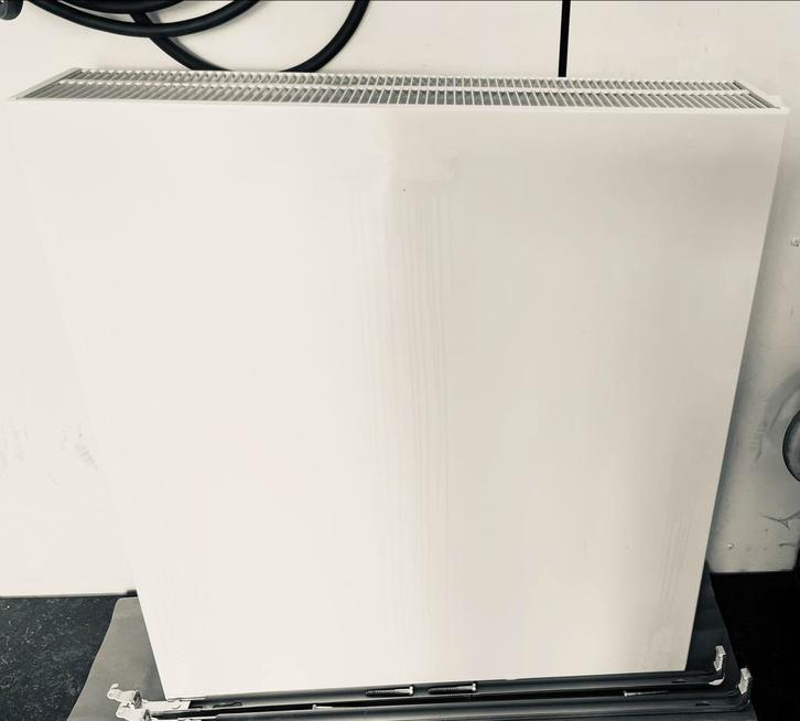 Radiator te koop, Doe-het-zelf en Bouw, Verwarming en Radiatoren, Zo goed als nieuw, Radiator, Ophalen