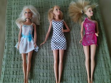 3 mooie barbiepoppen beschikbaar voor biedingen