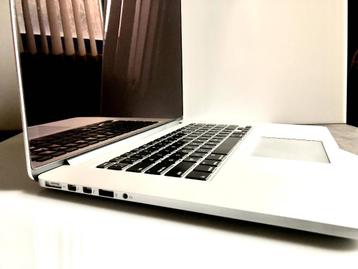 MacBook Pro 15" Retina (mid 2015) - Core i7 2.5 GHz SSD 512 