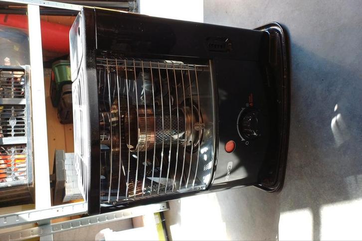 Zibro RS-2222 kouskachel + 7,5L brandstof (bijna nieuw), Doe-het-zelf en Bouw, Verwarming en Radiatoren, Zo goed als nieuw, Kachel