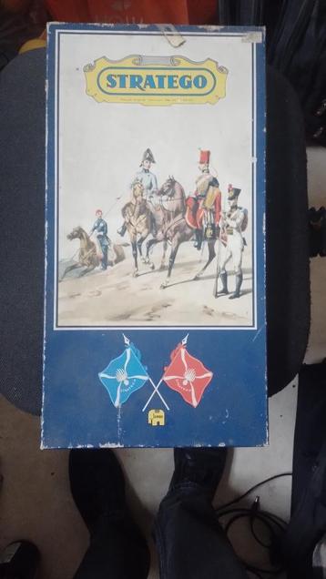 STRATEGO vintage goede staat compleet 80jaren originele doos beschikbaar voor biedingen