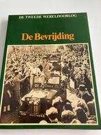 WO 2 : " De bevrijding Nederland en België " Hongerwinter,.., Boeken, Ophalen of Verzenden, Tweede Wereldoorlog, Gelezen, Van den Hoek