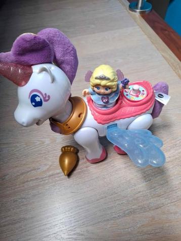 SPEELGOED (prinses / poppen) beschikbaar voor biedingen