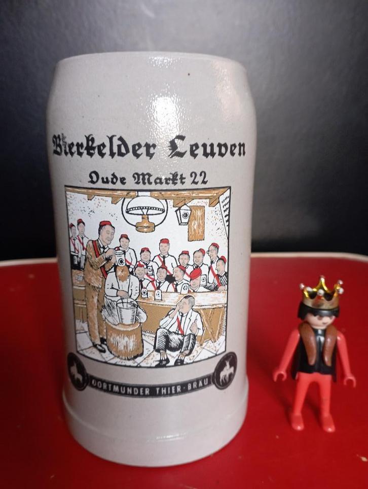 477) bier kroes " bierkelder leuven " ( studentendoop ), Verzamelen, Biermerken, Zo goed als nieuw, Pul(len), Ophalen of Verzenden