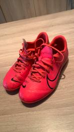 Nike Mercurial voetbalschoenen maat 38,5 met noppen rood, Sport en Fitness, Voetbal, Schoenen, Gebruikt, Ophalen of Verzenden