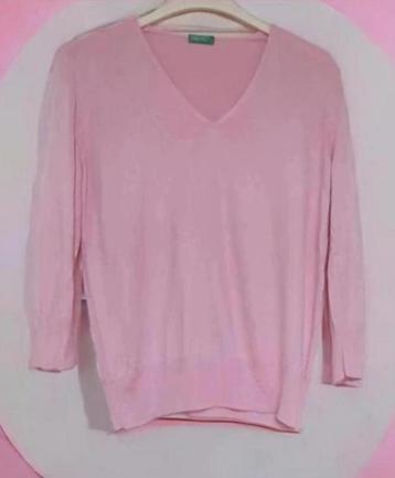 ✨️UNITED COLORS OF BENETTON Zachtroze truitje Maat 38/40✨️ beschikbaar voor biedingen