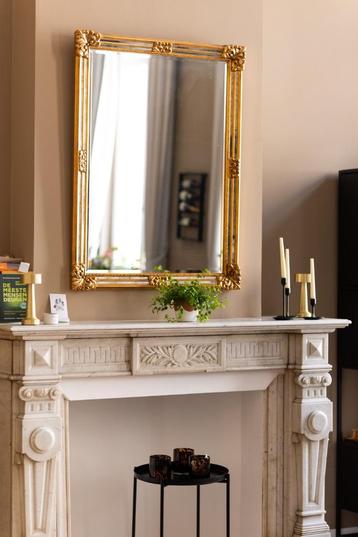 Antieke charmante spiegel beschikbaar voor biedingen