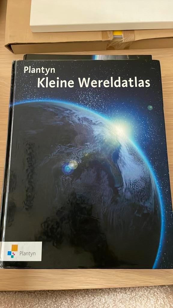 Plantyn kleine wereldatlas Dirk Vanderhallen - 2013, Boeken, Atlassen en Landkaarten, Ophalen