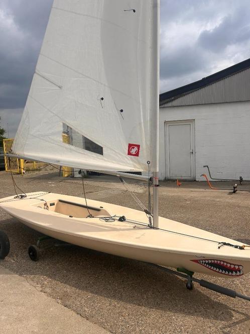 Laser Standaard, Watersport en Boten, Open zeilboten, Zo goed als nieuw, Laser, 3 tot 6 meter, Polyester, Ophalen