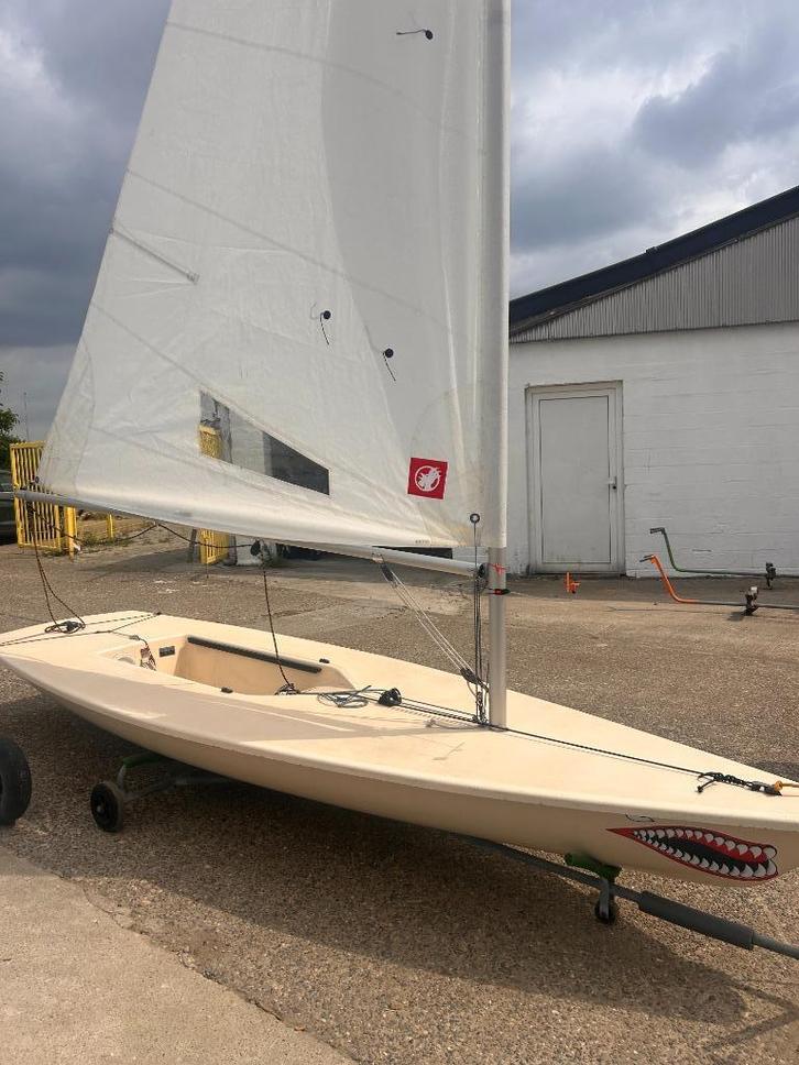 Laser Standaard, Watersport en Boten, Open zeilboten, Zo goed als nieuw, Laser, 3 tot 6 meter, Polyester, Ophalen