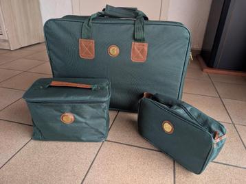 Groene koffer, toilettasje, beautycase beschikbaar voor biedingen