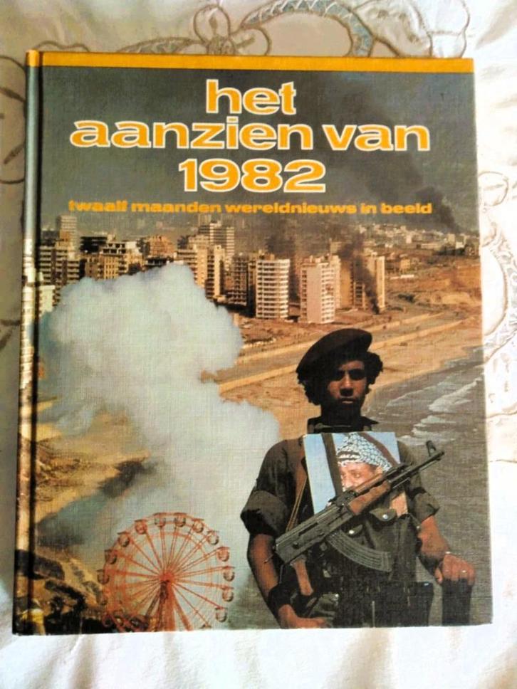 Het aanzien van 1982 – Jaarboek vol wereldnieuws., Boeken, Geschiedenis | Wereld, Ophalen of Verzenden