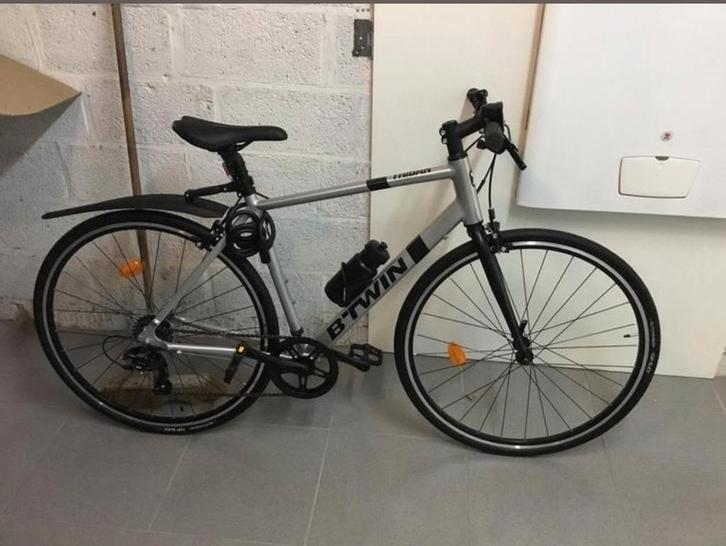 BTWIN Triban RC120 - bijna niet gebruikt, heel goede staat, Fietsen en Brommers, Fietsen | Heren | Herenfietsen, Zo goed als nieuw