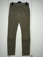 Herenbroek kakigroen Jules, Ophalen, Gedragen, Jules