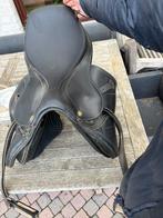 Zadel 17,5 zwart leder gebruikt maar nog oke, Dieren en Toebehoren, Paarden en Pony's | Zadels, Ophalen of Verzenden, Gebruikt