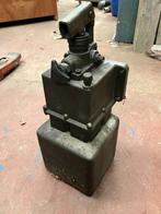 handbediende olie pomp, Doe-het-zelf en Bouw, Ophalen, Zo goed als nieuw