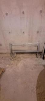 Metalen bed met verstelbare lattenbodems, Huis en Inrichting, Slaapkamer | Bedden, Ophalen, Zo goed als nieuw, 200 cm, Metaal