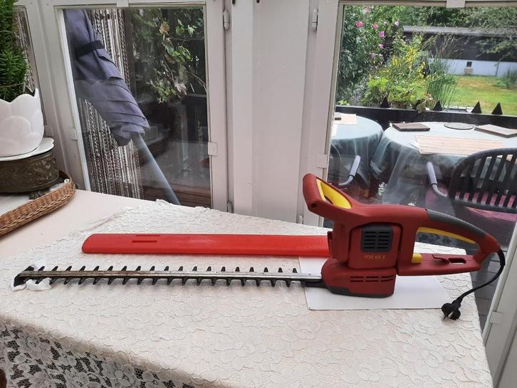 TAILLE - HAIES électrique 700 w -WOLF GARTEN HSE 65V-, Tuin en Terras, Heggenscharen, Gebruikt, Elektrisch, Ophalen