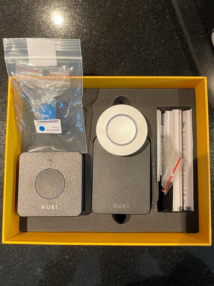 Nuki Smart Lock 2.0 + BRIDGE, Huis en Inrichting, Deurbellen, Gebruikt, Ophalen