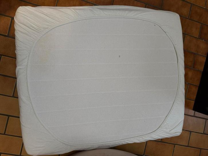 2 kindermatrassen, Kinderen en Baby's, Kinderkamer | Beddengoed, Gebruikt, Wit, Ophalen