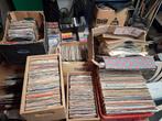 Veel cd en vinyl platen. Mengeling van muziek., Enlèvement