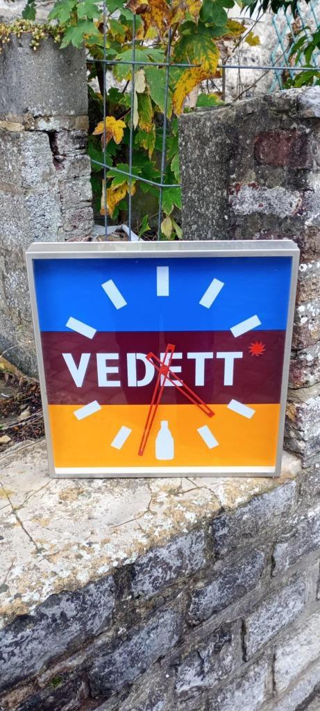 Bierklok voor brouwerij Vedett (Duvel), Verzamelen, Biermerken, Zo goed als nieuw, Reclamebord, Plaat of Schild, Duvel, Ophalen