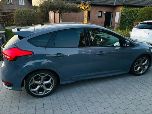 Ford focus st mk3.5 2017, Auto's, Ford, Particulier, Focus, Benzine, Euro 6, Berline, 5 deurs, Handgeschakeld, Zilver of Grijs