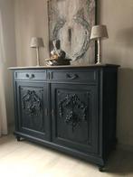 Prachtige kast met mooie details 134/53/104,5H, Ophalen, Gebruikt