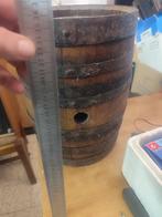 Petit tonneau en chêne, Enlèvement