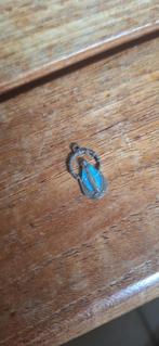 Superkleine medaille O.L.V. (2 cm hoog)., Ophalen of Verzenden, Gebruikt, Sieraad