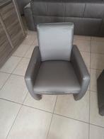 stoelen voor in eetplaats op wieltjes gratis af te halen, Huis en Inrichting, Ophalen, Gebruikt, Leer, Grijs