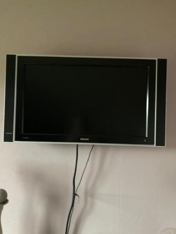 TV Philips met ophang systeem en staander, Audio, Tv en Foto, Televisies, Ophalen, Gebruikt, LCD, Philips