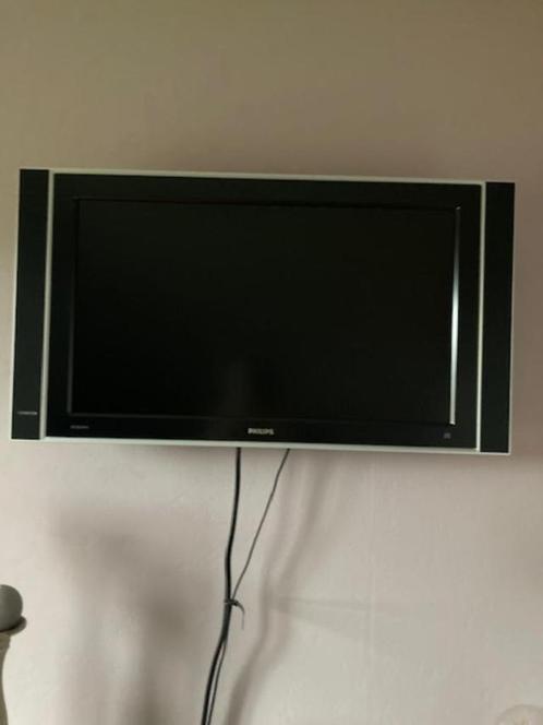 TV Philips met ophang systeem en staander, Audio, Tv en Foto, Televisies, Gebruikt, LCD, Philips, Ophalen