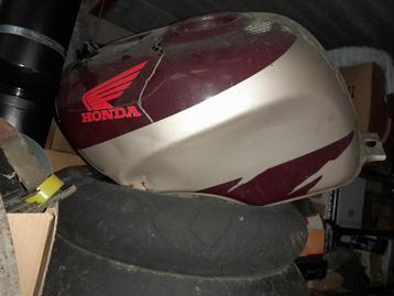 Cbr 900 brandstoftank beschikbaar voor biedingen