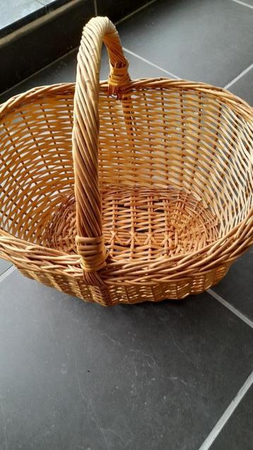 Rieten mand beschikbaar voor biedingen