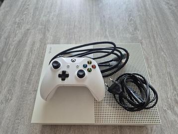 XBOX ONE S 500GB + 8 GAMES + HEADSET beschikbaar voor biedingen
