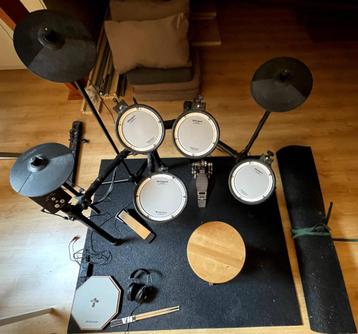 Roland TD-1 V-Drums Elektrisch Drumstel + Stille Set - €450 beschikbaar voor biedingen