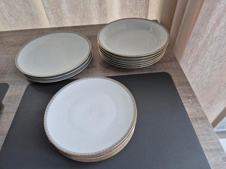 Porselein servies, Huis en Inrichting, Keuken | Servies, Gebruikt, Bord(en), Overige stijlen, Porselein, Ophalen