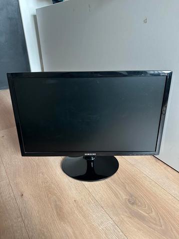 Samsung S24D330H 24” Full HD LED Monitor beschikbaar voor biedingen