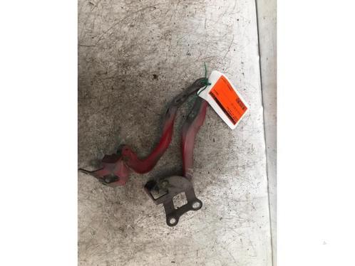 Motorkap Scharnier van een Peugeot 107, Auto-onderdelen, Overige Auto-onderdelen, Peugeot, Gebruikt, 3 maanden garantie, Ophalen of Verzenden