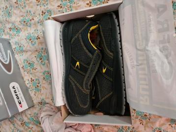 Werk schoenen maat 40,41 beschikbaar voor biedingen