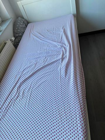 Bed  beschikbaar voor biedingen