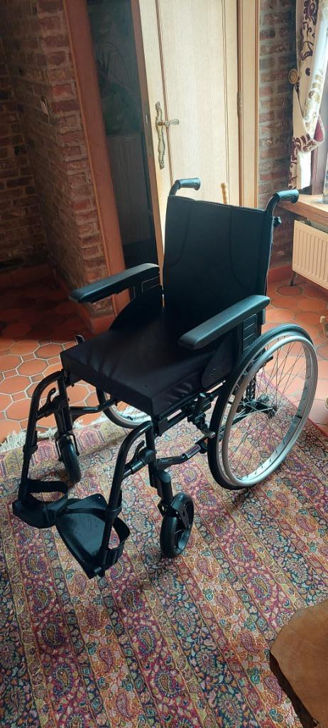 Opvouwbare rolstoel – lichtgewicht met grote wielen – goede, Diversen, Overige Diversen, Zo goed als nieuw, Ophalen