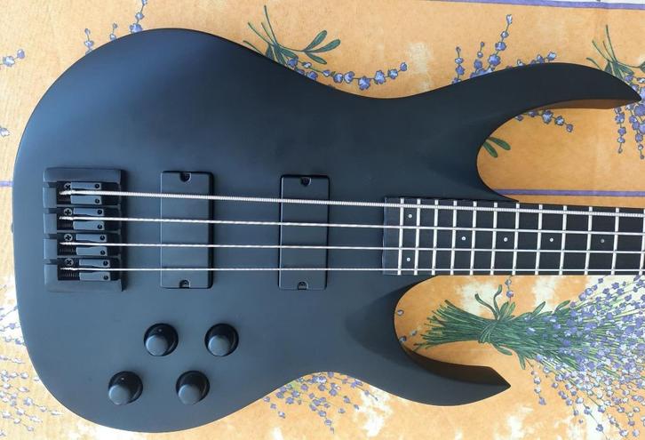 SOLAR AB2c baritone, Muziek en Instrumenten, Snaarinstrumenten | Gitaren | Bas, Nieuw, Elektrisch, Ophalen