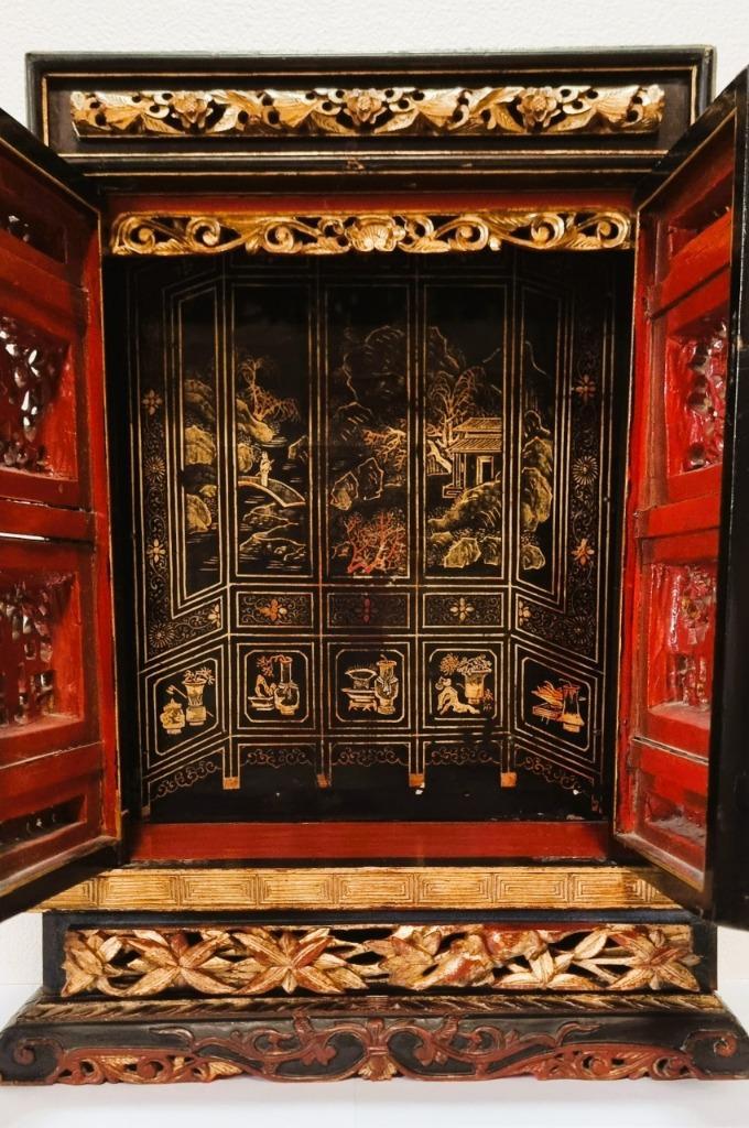 Chinees altaar, gelakte en verguld voorouderlijke heiligdom., Antiek en Kunst, Kunst | Niet-Westerse kunst, Ophalen of Verzenden
