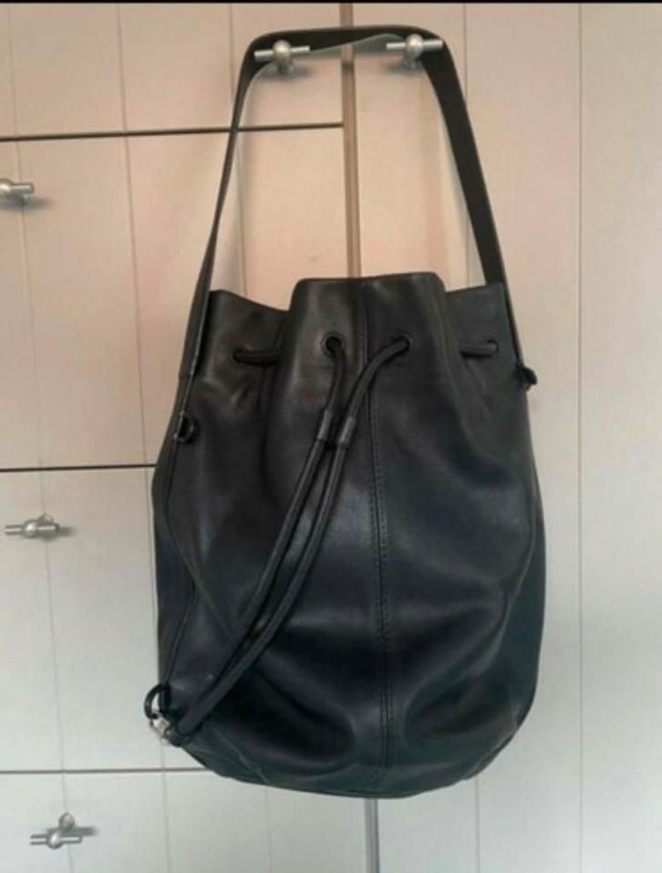 Delvaux Le Nomade Sellier zwart, Handtassen en Accessoires, Tassen | Schoudertassen, Nieuw, Overige merken, Zwart, Leer, Ophalen of Verzenden