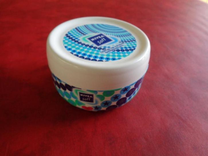 Collection. Boîte "NIVEA" Soft. Vide ancienne., Verzamelen, Merken en Reclamevoorwerpen, Gebruikt, Overige typen, Ophalen of Verzenden