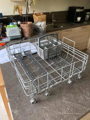 Panier inférieur de lave-vaisselle + bac à couverts beschikbaar voor biedingen